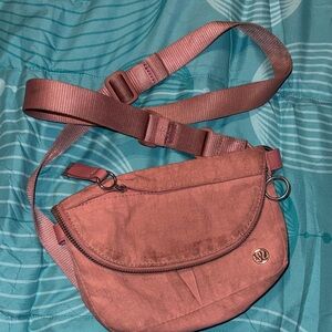 lululemon athletica rosewood crossbody bag